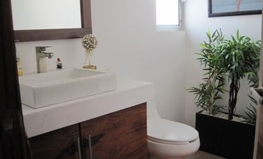 RENTO CASA AMUEBLADA IMPECABLE EN FRACC. EL REFUGIO