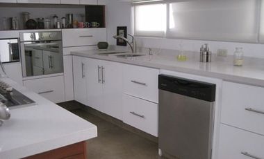 RENTO CASA AMUEBLADA IMPECABLE EN FRACC. EL REFUGIO