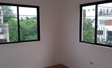 2 Storey House and Lot For sale inside Multinational Vill., Parañaque with 3 Bedrooms and 2 Car Garage PH2865