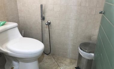 Casa de alquiler amoblada en Samborondón, frente al Lago, 4 dormitorios.