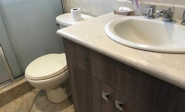 Casa de alquiler amoblada en Samborondón, frente al Lago, 4 dormitorios.