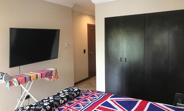 Casa de alquiler amoblada en Samborondón, frente al Lago, 4 dormitorios.