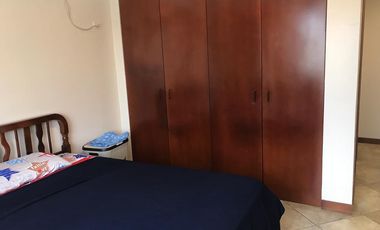 Casa de alquiler amoblada en Samborondón, frente al Lago, 4 dormitorios.