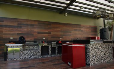 AMPLIA CASA EN VENTA CON DOS PISCINAS- LOMA LINDA I - PIURA