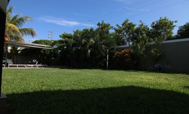 AMPLIA CASA EN VENTA CON DOS PISCINAS- LOMA LINDA I - PIURA