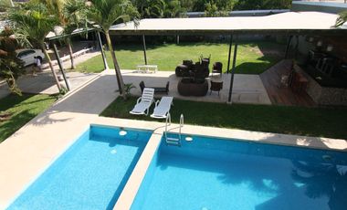 AMPLIA CASA EN VENTA CON DOS PISCINAS- LOMA LINDA I - PIURA