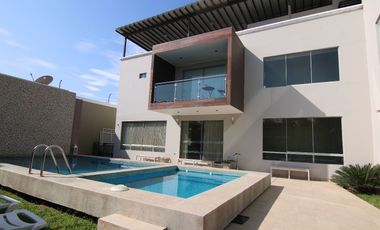AMPLIA CASA EN VENTA CON DOS PISCINAS- LOMA LINDA I - PIURA