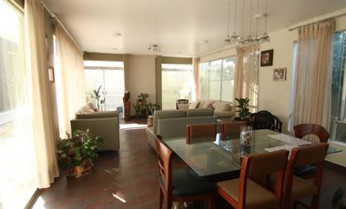 AMPLIA CASA EN VENTA CON DOS PISCINAS- LOMA LINDA I - PIURA