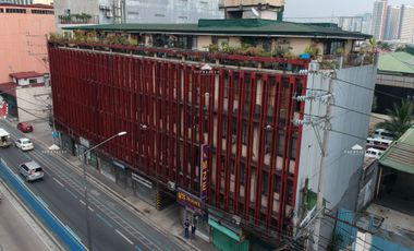 Commercial Building in Quezon City For Sale!