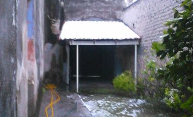 CASA EN VENTA DE SILLAR EN LAMPAZOS NUEVO LEON.......son la fachada amarilla y la marron es toda la casa