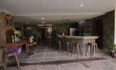 5BR PENTHOUSE UNIT WITH PARKING FOR SALE - Avignon Tower, Makati City