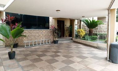 VENDO O ALQUILO VACIA O AMOBLADA VILLA EN LOS PRIMEROS KILOMETROS DE SAMBORONDON