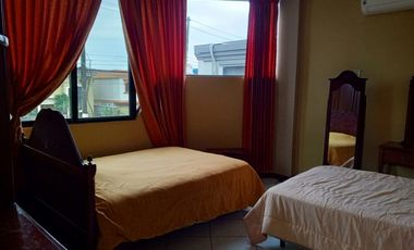 VENDO O ALQUILO VACIA O AMOBLADA VILLA EN LOS PRIMEROS KILOMETROS DE SAMBORONDON