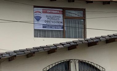 GUILLERMO MORALES vende casa esquinera en Latacunga. Precio de oportunidad. $180.000
