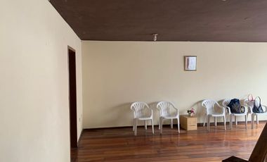 GUILLERMO MORALES vende casa esquinera en Latacunga. Precio de oportunidad. $180.000