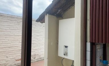 GUILLERMO MORALES vende casa esquinera en Latacunga. Precio de oportunidad. $180.000