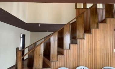 GUILLERMO MORALES vende casa esquinera en Latacunga. Precio de oportunidad. $180.000