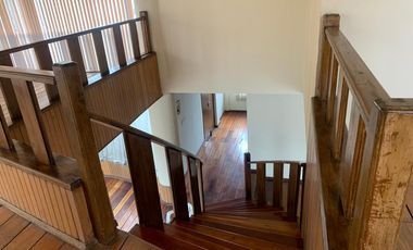 GUILLERMO MORALES vende casa esquinera en Latacunga. Precio de oportunidad. $180.000