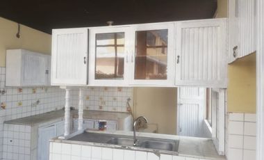 GUILLERMO MORALES vende casa esquinera en Latacunga. Precio de oportunidad. $180.000