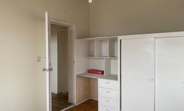 GUILLERMO MORALES vende casa esquinera en Latacunga. Precio de oportunidad. $180.000