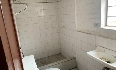 GUILLERMO MORALES vende casa esquinera en Latacunga. Precio de oportunidad. $180.000