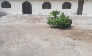 GUILLERMO MORALES vende casa esquinera en Latacunga. Precio de oportunidad. $180.000