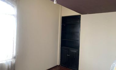 GUILLERMO MORALES vende casa esquinera en Latacunga. Precio de oportunidad. $180.000