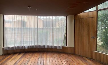 GUILLERMO MORALES vende casa esquinera en Latacunga. Precio de oportunidad. $180.000