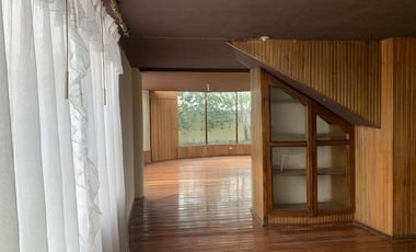 GUILLERMO MORALES vende casa esquinera en Latacunga. Precio de oportunidad. $180.000