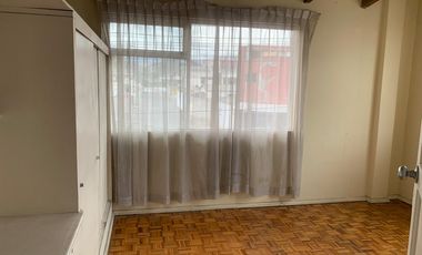 GUILLERMO MORALES vende casa esquinera en Latacunga. Precio de oportunidad. $180.000