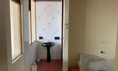 GUILLERMO MORALES vende casa esquinera en Latacunga. Precio de oportunidad. $180.000
