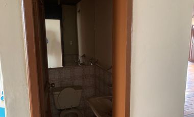GUILLERMO MORALES vende casa esquinera en Latacunga. Precio de oportunidad. $180.000