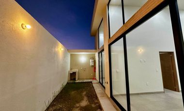 Casa Nueva de 1 Nivel tipo Loft, en venta en Bosque Real de Santa Anita, Tlajomulco