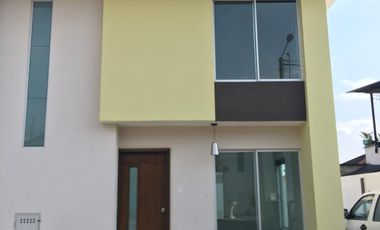 Casa de Venta en Urbanización Floresta, Santo Domingo de los Tsáchilas