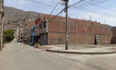 VENTA TERRENO ATE URB. REAL STA CLARA INGRESANDO POR PISTA NUEVA 251M2