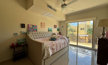 Casa con con jardín, alberca, Casa Club, cenote y Area de juegos, Allegranza, Playa del carmen.
