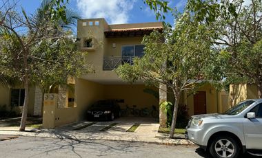 Casa con con jardín, alberca, Casa Club, cenote y Area de juegos, Allegranza, Playa del carmen.
