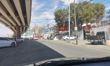 VENTA DE LOCAL EN CALLE PRINCIPAL CABECERA DE MANZANA CON 3 FRENTES