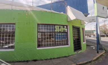 VENTA DE LOCAL EN CALLE PRINCIPAL CABECERA DE MANZANA CON 3 FRENTES