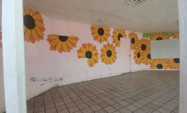 VENTA DE LOCAL EN CALLE PRINCIPAL CABECERA DE MANZANA CON 3 FRENTES