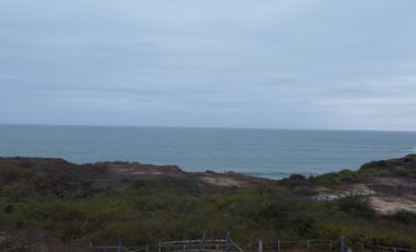En venta terreno de 10,500 m2 al pie del mar en Engabao en Playas. (JP)