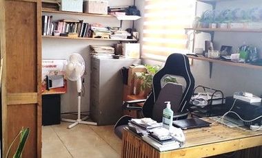 Bonita casa campestre de una planta, con amplio jardín y acabados muy agradables.