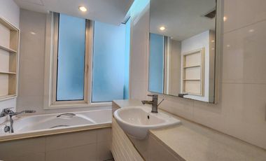 Good deal! Spacious 1 bedroom with unblocked view