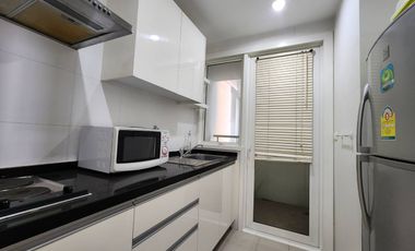 Good deal! Spacious 1 bedroom with unblocked view