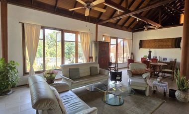Chanthaburi: Noble 6-bedroom traditional lake estate on over 3.000 sqm