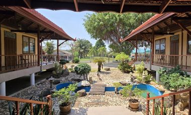 Chanthaburi: Noble 6-bedroom traditional lake estate on over 3.000 sqm