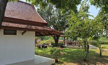 Chanthaburi: Noble 6-bedroom traditional lake estate on over 3.000 sqm