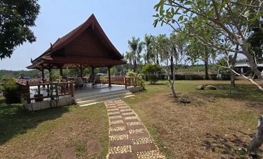 Chanthaburi: Noble 6-bedroom traditional lake estate on over 3.000 sqm