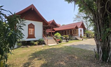 Chanthaburi: Noble 6-bedroom traditional lake estate on over 3.000 sqm