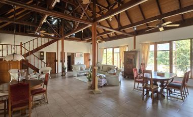 Chanthaburi: Noble 6-bedroom traditional lake estate on over 3.000 sqm